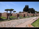 05921 ostia - regio iii - insula vii - domus fulminata (iii,vii,3-4) - ostfassade - decumanus maximus - 06-2024.jpg